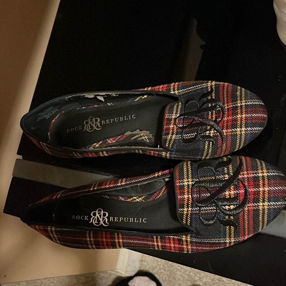 Women’s plaid flats